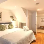 Albert Apt