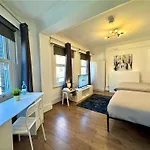 The Prestige Suite - London