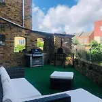 Gorgeous Riverside London Townhouse