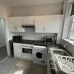 17Gm-Stylish 2 Bed Flat In Edgware Road