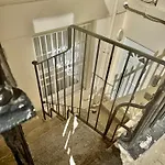 Stunning 2-Bed, 2-Bath Property In Central London
