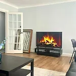 Luxury 2 Bedroom Apartment Edgware Road By Amer