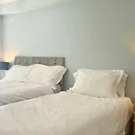 Luxury 2 Bedroom Apartment Edgware Road By Amer