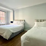 Luxury 2 Bedroom Apartment Edgware Road By Amer