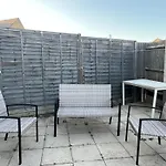 Large Triple Room In Canada Water London