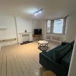 Chelsea 1-Bed Flat With Patio