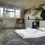 Amazing Studio Room in Walthamstoww