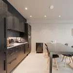Kings House Apartments