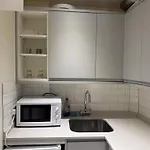 Park Lane Beautiful Studio Apartment
