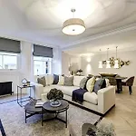 Stunning-Hyde Park- 2Bed-2Bath Luxury Single Level