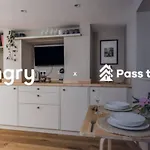 Pass The Keys Wimbledon Hideaway