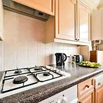 Stylish Kilburn Escape - Boutique Living In London