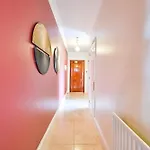 Stylish Kilburn Escape - Boutique Living In London