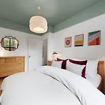 Peaceful Crouch Hill Flat By Morethanstays