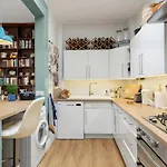 Beautiful 3 Bed In Leafy Hampstead