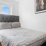 Shard View 3 Bed Entire Home