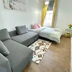 Shoreditch Rooms Near Tower Bridge