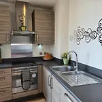 Stunning 2 Bedroom 2 Bathroom Flat With Panoramic View