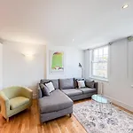 Stylish Camden Apartment K6