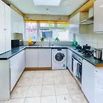 Plaistow Home Near Custom House Excel Free Parking