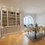 Spacious And Cosy 3Brs 5F House In Heart Of London