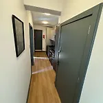Cozy Guest Two Bedroom Flat