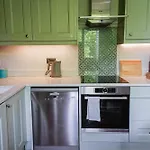 Paddington, Classic Two Bedroom Apartment