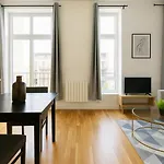 Bright & Central Flat Steps From Whitecross Market & Moorgate