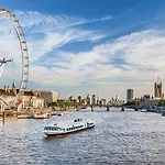 Homey Flat In Heart Of London
