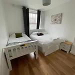 Central London Luxury Apartment With 3 Bedrooms