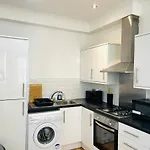 Excellent Studio Flat In Good Location