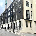 Spacious One-Bedroom Flat In Westminster Near Embankment, London