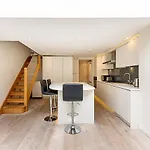 Chic 4-Bed House, Camden, Central London