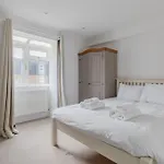 Charming 4Bd Home 6 Mins From Nine Elms Station