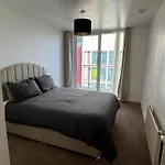 Cozy 2 Bed Flat 5Min Walk To Stratford Westfield