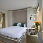 South Kensington Studios By D\'Montrio