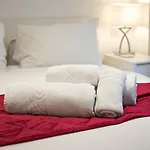 1Bd Modern City Oasis: Near London Attractions