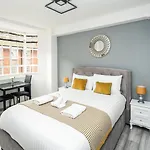 New Sleek & Modern Studio In The Heart Of Chelsea