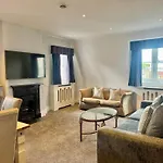 The Leonard Apartments