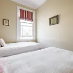 Chic Apartment In Kensington Olympia