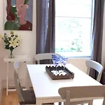 Trendy 2Bd Flat In West Hampstead