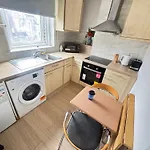 Beautiful Family Apartment Near Paddington
