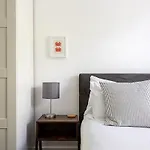 Bright & Cosy One-Bed Apartment