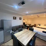 Large Studio Flat Uxbridge Road