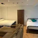 Large Studio Flat Uxbridge Road