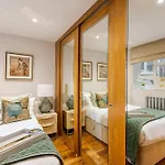 Modern Knightsbridge Ground Floor Apartment With Ac Steps Away From Harrods