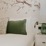 2 Chesham Hotel