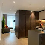 Modern 2 Bed Battersea Power Station