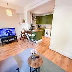 Lovely 1 Bedroom Flat In West Kensington Central London, Shepherd\'S Bush