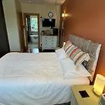 Stunning Double Bedroom Greenwich London With Private Bathroom